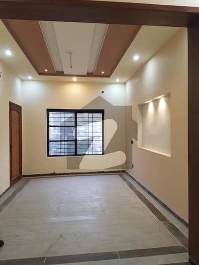 طارق گارڈنز ۔ بلاک بی طارق گارڈنز,لاہور میں 3 کمروں کا 7 مرلہ بالائی پورشن 45.0 ہزار میں کرایہ پر دستیاب ہے۔
