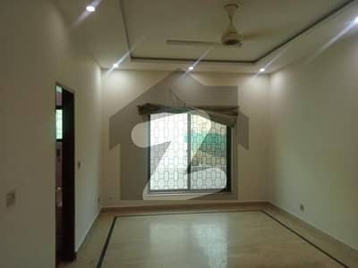 ڈی ایچ اے فیز 1 ڈیفنس (ڈی ایچ اے),لاہور میں 2 کمروں کا 10 مرلہ بالائی پورشن 65.0 ہزار میں کرایہ پر دستیاب ہے۔