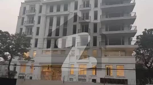 Luxury Apartment in the Heart of Lahore on MM Alam Road