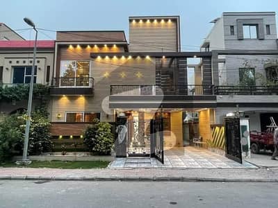 We Are Offering A 8 Marla House For Sale In Ali Block Bahria Town Lahore