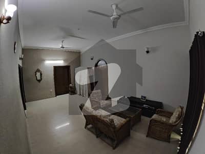 جیل روڈ لاہور میں 5 کمروں کا 12 مرلہ مکان 3.5 کروڑ میں برائے فروخت۔