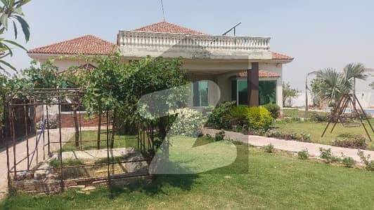 برکی روڈ کینٹ,لاہور میں 2 کمروں کا 4 کنال مکان 2.1 کروڑ میں برائے فروخت۔