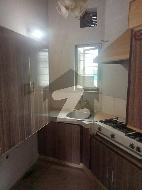10 MARLA HOT LOCATION UPPER PORTION AVAILABLE FOR RENT IN DHA PHASE 4