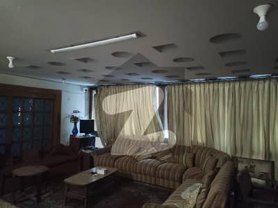 PECHS BLOCK 6 CLOSE TO MAIN SHAHRAH-E-FAISAL WELL MAINTAINED BANGLOW G+1 WITH BEAUTIFUL GARDEN AND HUGE PARKING 20 ROOMS AND 10 CAR PARKING BEST FOR IT AND SOFTWARE HOUSES AND MULTINATIONAL COMPANY OFFICES AND SCHOOLS