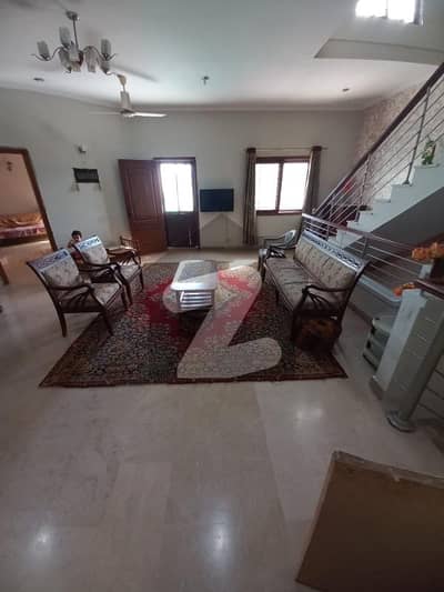 ڈی ایچ اے ڈیفینس کراچی میں 5 کمروں کا 12 مرلہ مکان 8.0 کروڑ میں برائے فروخت۔
