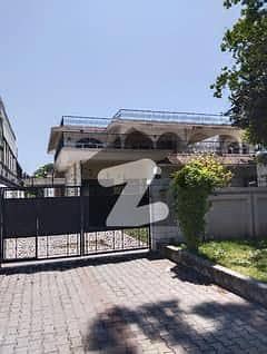 F10 2 Kanal 8 Bedroom old house for Sale every reasonable price