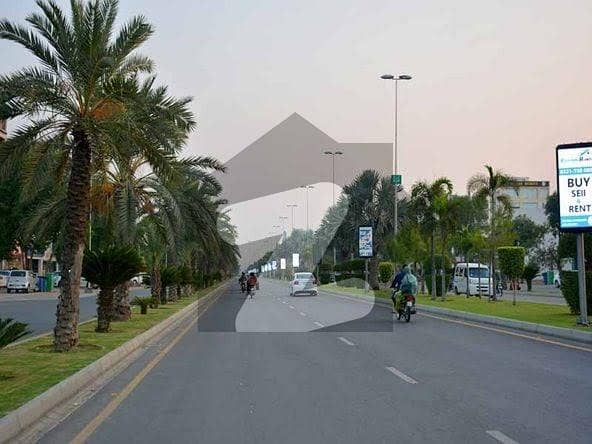 We are offering a 10 marla plot in Talha block bahria town Lahore ...