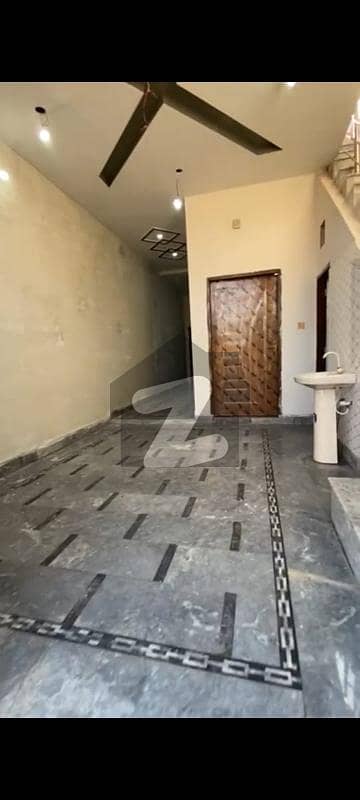 ملت روڈ فیصل آباد میں 1 کمرے کا 2 مرلہ مکان 57.0 لاکھ میں برائے فروخت۔