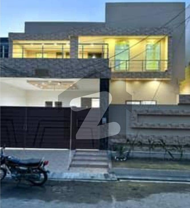 ایڈن ویلی فیصل آباد میں 5 کمروں کا 12 مرلہ مکان 1.8 لاکھ میں کرایہ پر دستیاب ہے۔