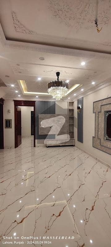 1 kanal Like a New Tile Floor Full House for Rent