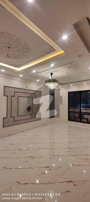 این ایف سی 1 لاہور میں 6 کمروں کا 1 کنال مکان 1.75 کروڑ میں کرایہ پر دستیاب ہے۔