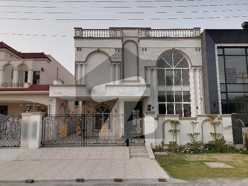 اسٹیٹ لائف ہاؤسنگ سوسائٹی لاہور میں 5 کمروں کا 10 مرلہ مکان 4.8 کروڑ میں برائے فروخت۔