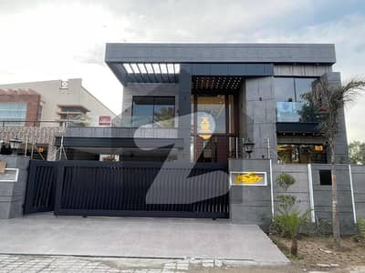 1 KANAL DESIGNER HOUSE FOR SALE IN OVERSEAS A BLOCK BAHRIA TOWN LAHORE