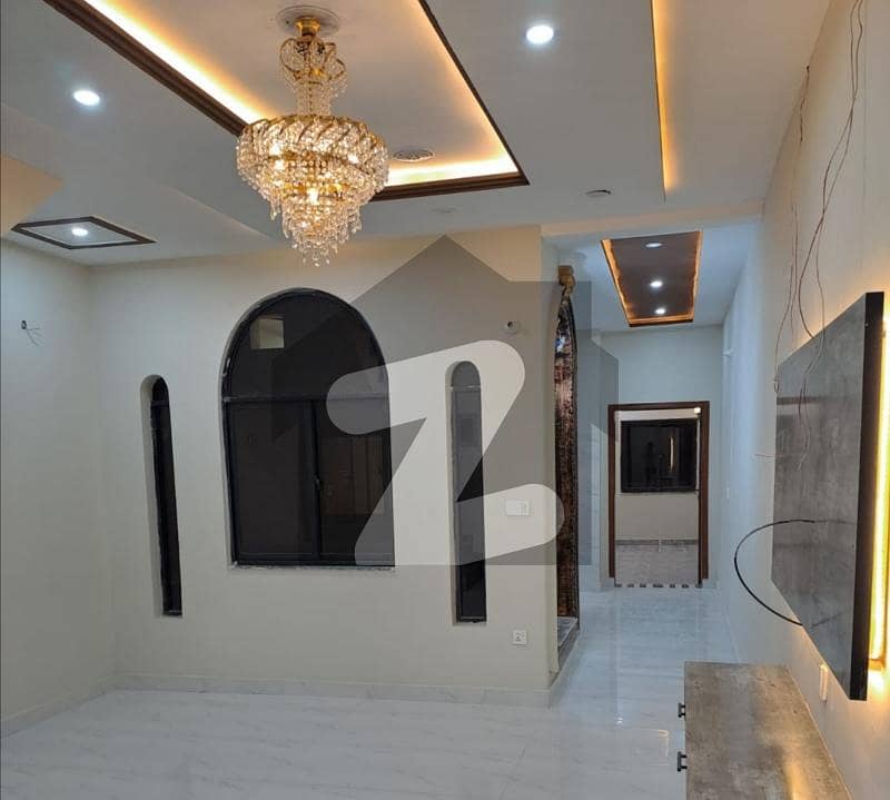 اتحاد کالونی ملتان روڈ,لاہور میں 6 کمروں کا 5 مرلہ مکان 2.7 کروڑ میں برائے فروخت۔