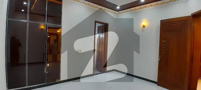ای ایم ای سوسائٹی ۔ بلاک ڈی ای ایم ای سوسائٹی,لاہور میں 3 کمروں کا 5 مرلہ مکان 2.48 کروڑ میں برائے فروخت۔