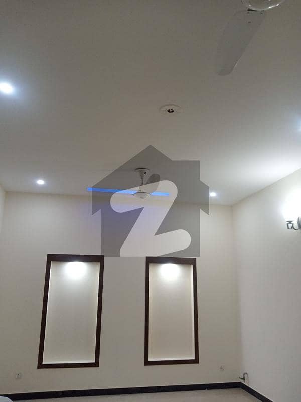 BEAUTIFUL LOCATION UPPER PORTION FOR RENT BEAUTIFUL LOCATION UPPER PORTION FOR RENT
