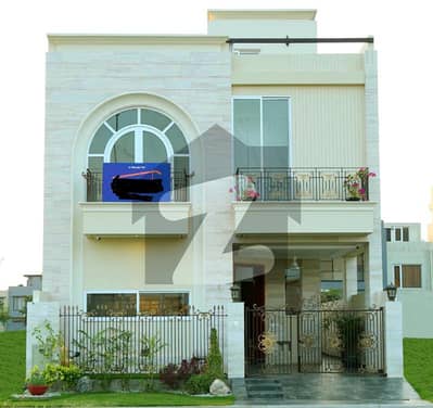 DHA 9 TOWN C BLOCK 5 MARLA BEAUTIFUL HOUSE AVAILABLE