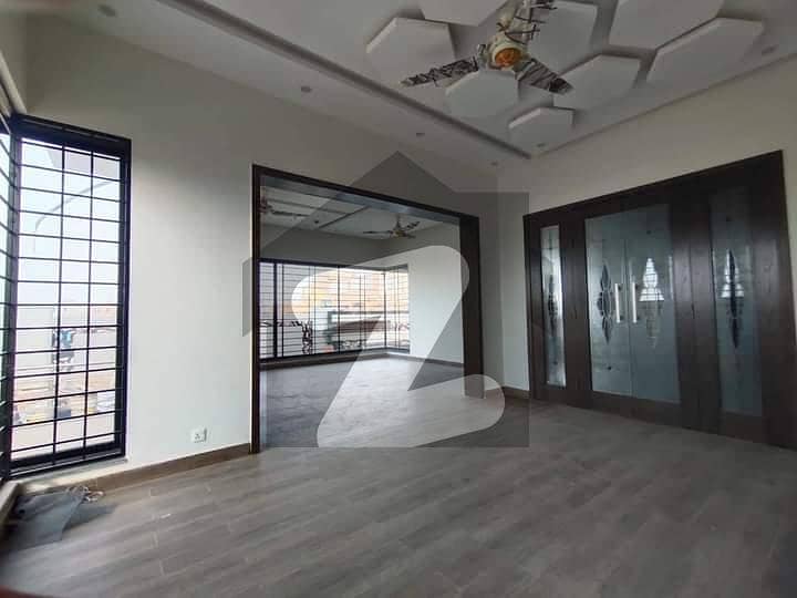 16 MARLA HOUSE IS AVAILABLE FOR RENT IN GULBERG