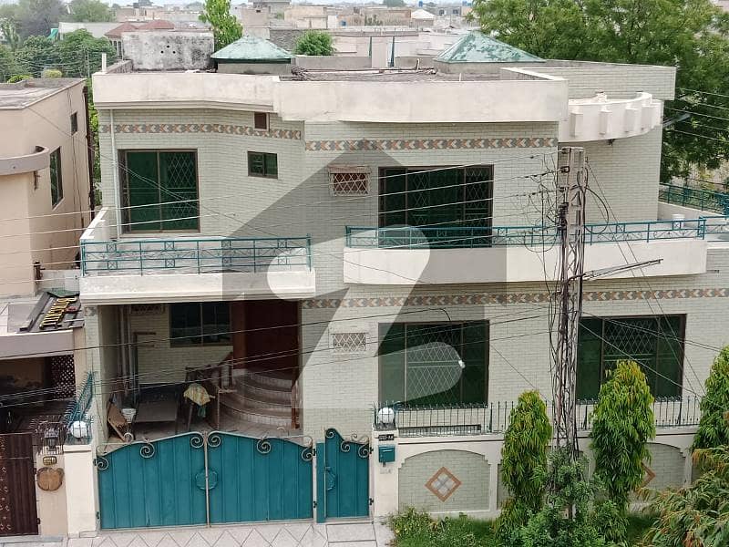 ڈی ایچ اے فیز 4 - بلاک ڈبل اے فیز 4,ڈیفنس (ڈی ایچ اے),لاہور میں 5 کمروں کا 14 مرلہ مکان 6.25 کروڑ میں برائے فروخت۔