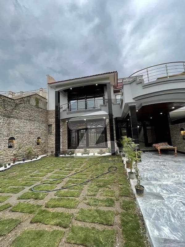ورسک روڈ پشاور میں 7 کمروں کا 13 مرلہ مکان 5.6 کروڑ میں برائے فروخت۔