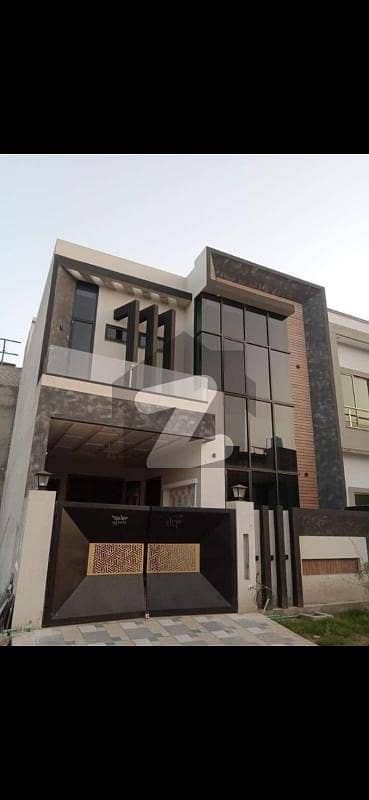 رائل آرچرڈ ملتان پبلک سکول روڈ,ملتان میں 4 کمروں کا 5 مرلہ مکان 1.54 کروڑ میں برائے فروخت۔ رائل آرچرڈ ملتان پبلک سکول روڈ,ملتان میں 4 کمروں کا 5 مرلہ مکان 1.54 کروڑ میں برائے فروخت۔