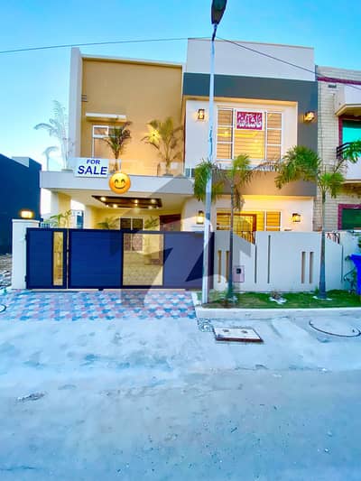 بحریہ ٹاؤن فیز 8 بحریہ ٹاؤن راولپنڈی,راولپنڈی میں 5 کمروں کا 7 مرلہ مکان 3.3 کروڑ میں برائے فروخت۔