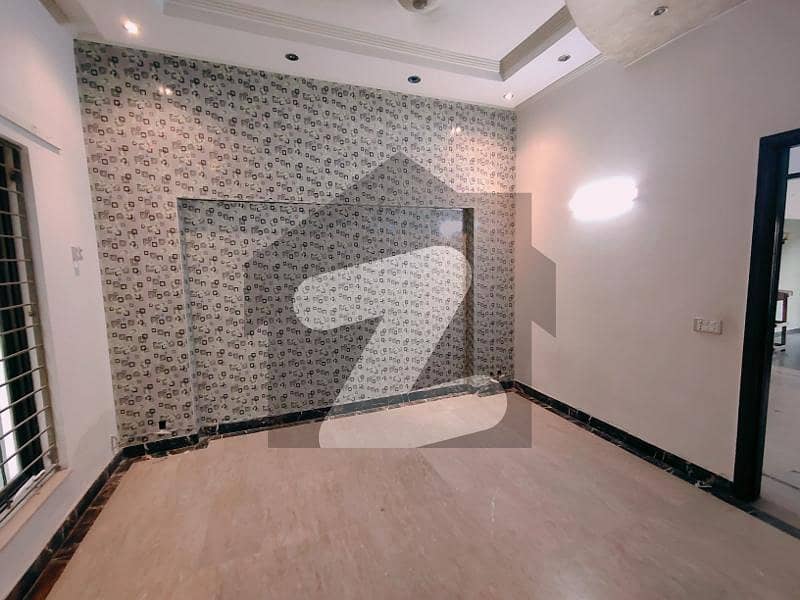 ڈی ایچ اے فیز 3 ڈیفنس (ڈی ایچ اے),لاہور میں 3 کمروں کا 5 مرلہ مکان 1.0 لاکھ میں کرایہ پر دستیاب ہے۔