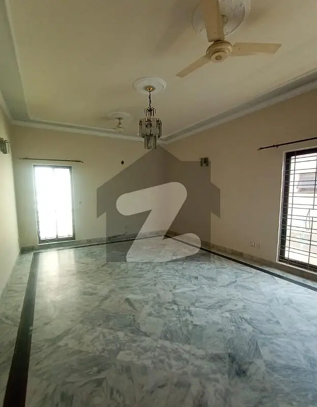 10 Marl beautifula Upper Portion Available For Rent in DHA phase 1