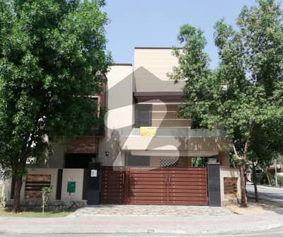 10 Marla Like A New House For Rent In Gulbahar Block Bahria Town Lahore