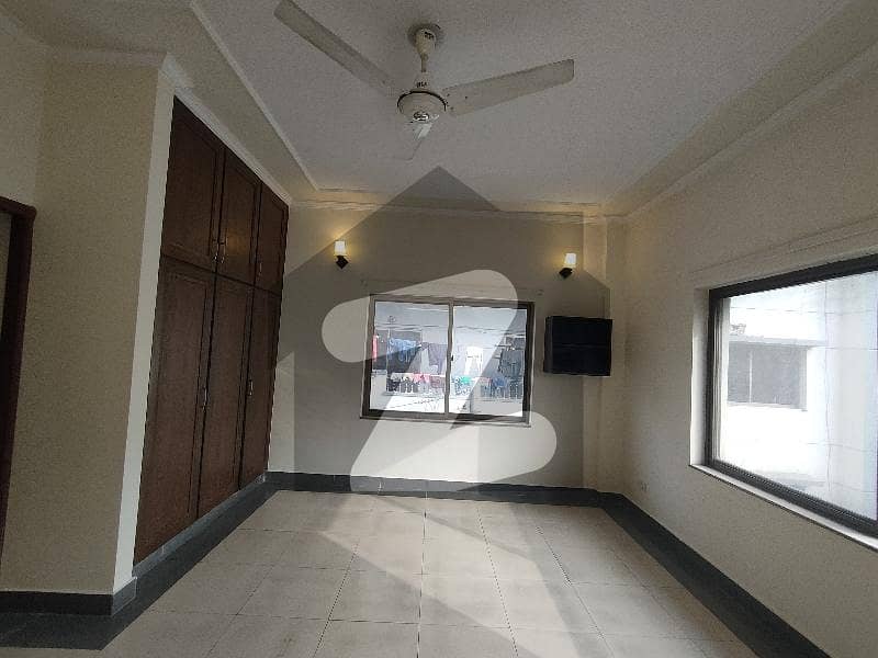 07Marla 05Bedroom's Double Unit House Available For Sale. New