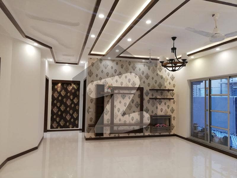 ڈی ایچ اے فیز 5 ڈیفنس (ڈی ایچ اے),لاہور میں 3 کمروں کا 5 مرلہ مکان 2.62 کروڑ میں برائے فروخت۔