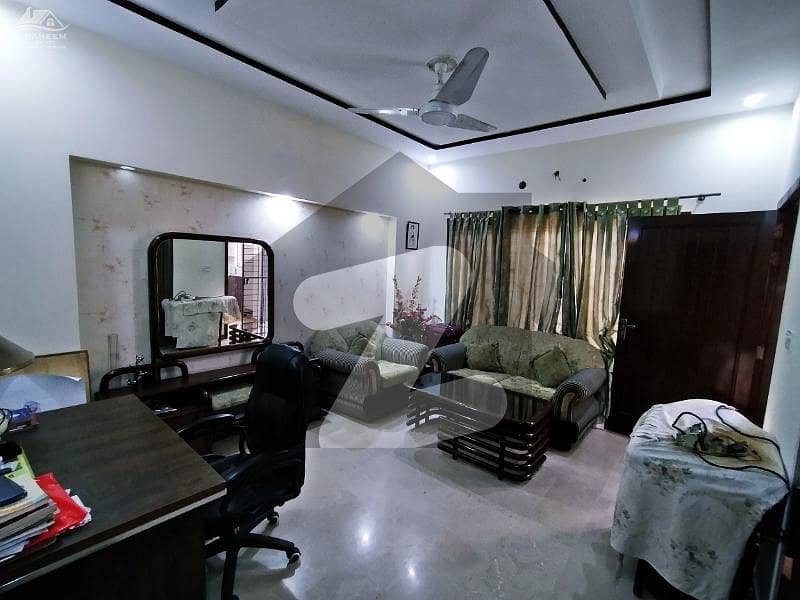 ڈی ایچ اے فیز 6 - بلاک اے فیز 6,ڈیفنس (ڈی ایچ اے),لاہور میں 4 کمروں کا 10 مرلہ مکان 4.65 کروڑ میں برائے فروخت۔