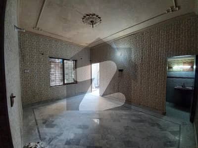 سمن آباد لاہور میں 2 کمروں کا 7 مرلہ زیریں پورشن 50.0 ہزار میں کرایہ پر دستیاب ہے۔