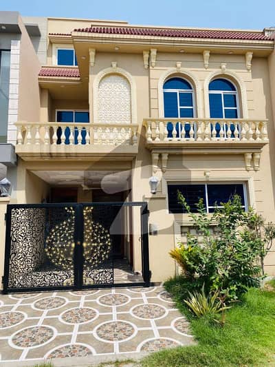5 MARLA NEAR TO PARK HOUSE AVAILABLE FOR SALE 
DREAM GARDENS
 LAHORE