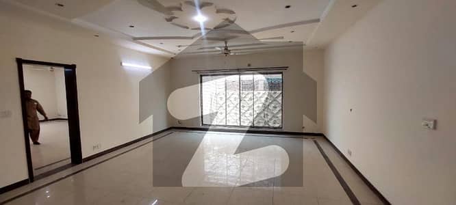 One Kanal Beautiful House Near To Park For Rent DHA Phase 6 Lahore