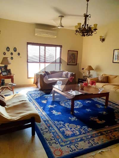 Karakoram Enclave-1 F-11/1 Apartment For Sale In Reasonable Price Coved Area 3900 Sq. Ft 3 Side Corner Margalla Hills VIEW / MUREE View / SOUTH VIEW 4 Bedroom ,4 Bathroom ,TV Lounge ,D/D SQTR STORE 2 CAR PARKING REASONALABLE PRICE