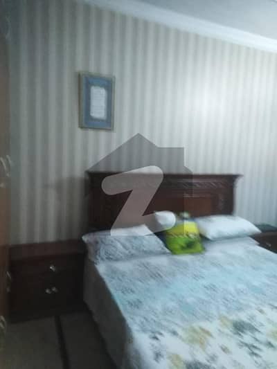 رائل ایونیو اسلام آباد میں 8 کمروں کا 5 مرلہ مکان 2.5 کروڑ میں برائے فروخت۔