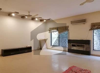 Avail Yourself A Great 1 Kanal House In Askari 11