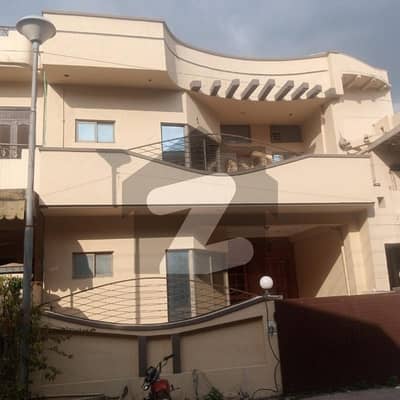 ای ۔ 11 اسلام آباد میں 6 کمروں کا 6 مرلہ مکان 4.5 کروڑ میں برائے فروخت۔