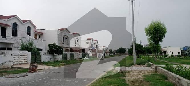 2 Marla commercial plot for sale in eden villas