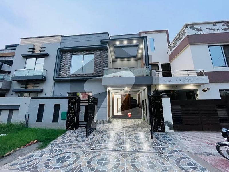 5 marla Brand new house for sale in BB block Bahria town Lahore 
investor rate House