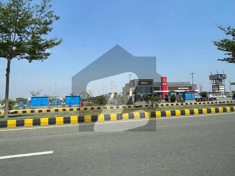 ڈی ایچ اے فیز 7 - بلاک وائے فیز 7,ڈیفنس (ڈی ایچ اے),لاہور میں 2 کنال رہائشی پلاٹ 6.0 کروڑ میں برائے فروخت۔