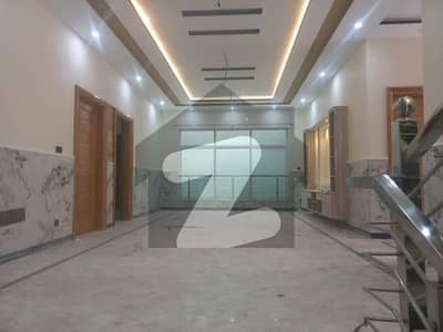 ڈی ایچ اے فیز 1 - سیکٹر سی ڈی ایچ اے فیز 1,ڈی ایچ اے ڈیفینس,پشاور میں 8 کمروں کا 1 کنال مکان 8.0 کروڑ میں برائے فروخت۔