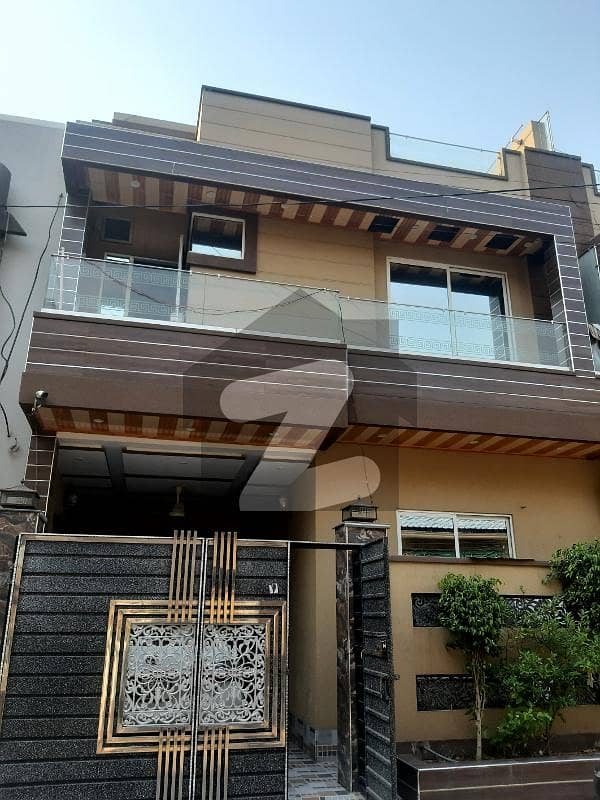 5 MARLA LOWER NEAR EMPORIUM MALL