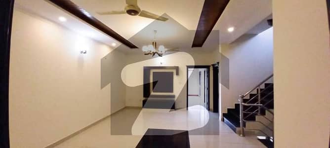 10 Marla Single Unite House Available For Rent Bahria Town Phase 7, Rawalpindi