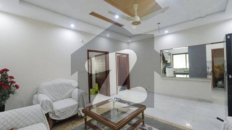 ایل ڈی اے ایوینیو لاہور میں 5 کمروں کا 10 مرلہ مکان 2.59 کروڑ میں برائے فروخت۔