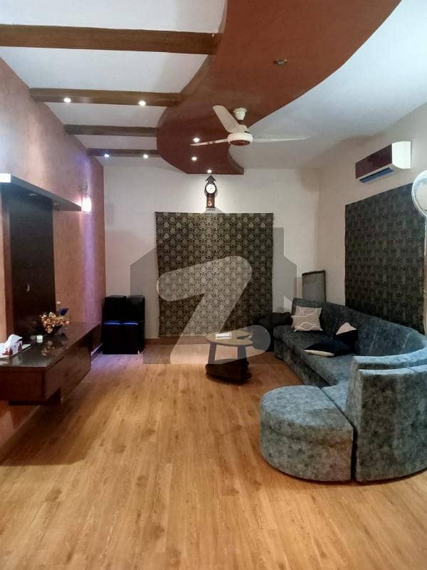 Prime Location 175 Square Yards Spacious Flat Is Available In PECHS Block 2 For rent