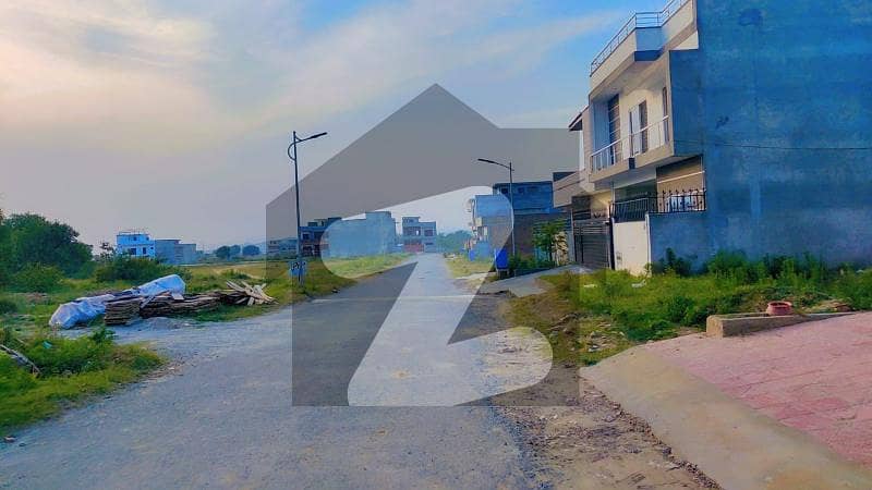 F17 T&T 30X60 PLOT FOR SALE NEAR 300FT GREEN AREA