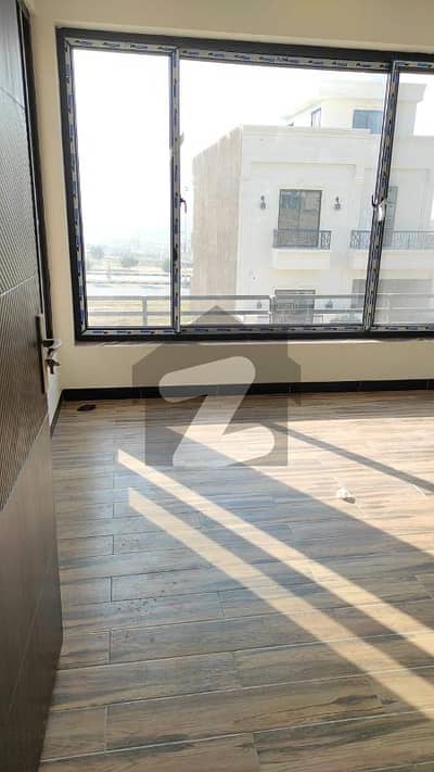 ایم پی سی ایچ ایس ۔ ملٹی گارڈنز بی ۔ 17,اسلام آباد میں 4 کمروں کا 5 مرلہ مکان 1.75 کروڑ میں برائے فروخت۔