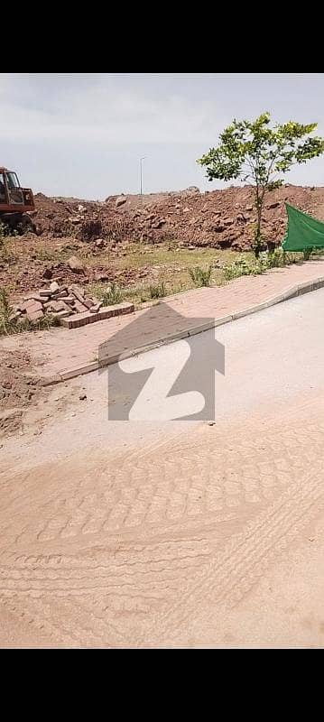 Bahria Enclave Sector M 10mrla possession utility paid street 28